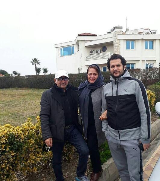 عکس سیاوش خیرابی با خانواده