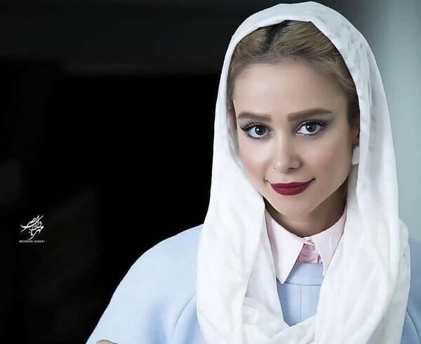 عکس الناز حبیبی با نرگس محمدی