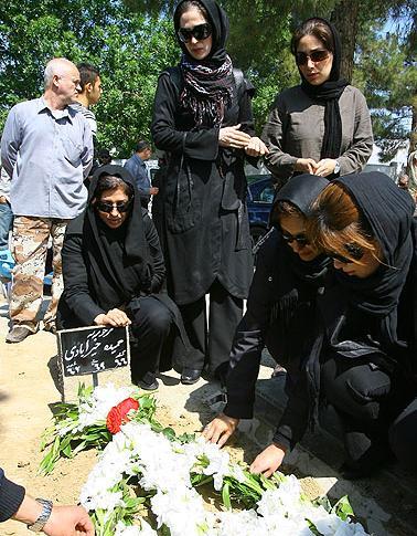 عکس مرحومه حمیده خیرآبادی