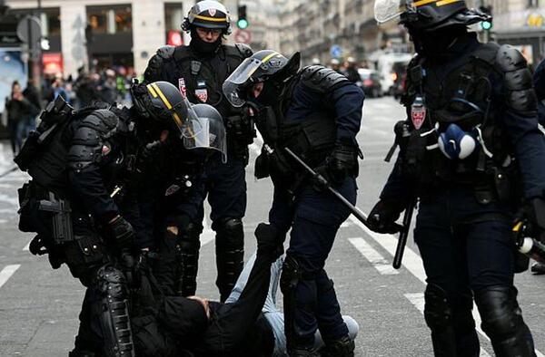 عکس پلیس ضد شورش فرانسه