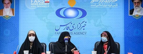 عکس دختر چادری در مزار شهدا