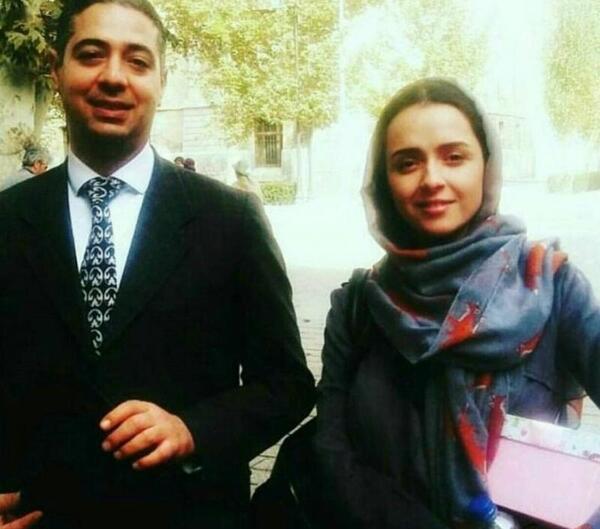 عکس ترانه علیدوستی و هوادارانش