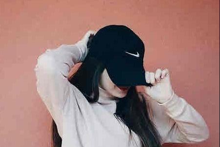 عکس پروفایل دختر با کلاه