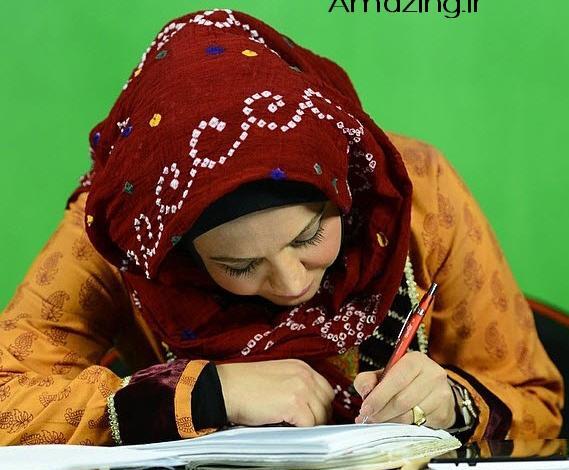 عکس در حال نویسندگی