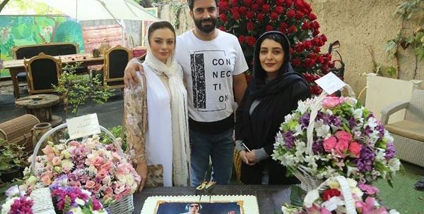 عکس ساره بیات با خانواده
