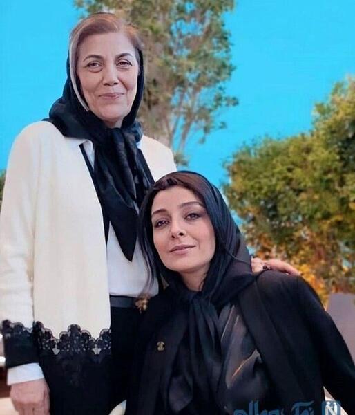 عکس ساره بیات با خانواده
