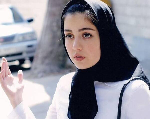 عکس افسانه پاکرو رویای خیس