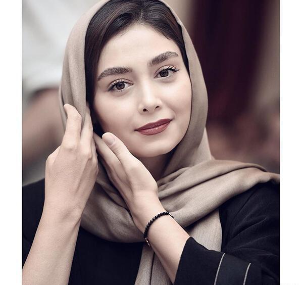 عکس دیبا زاهدی در فیلم بادیگارد