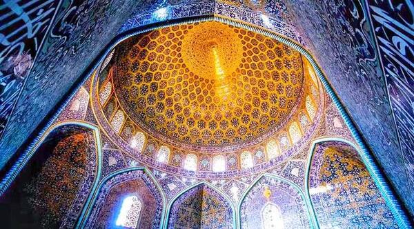 عکس طاووس مسجد شیخ لطف الله