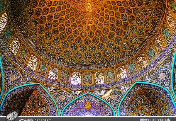 عکس طاووس مسجد شیخ لطف الله