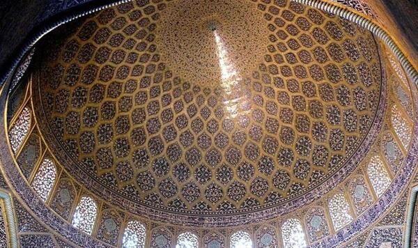 عکس طاووس مسجد شیخ لطف الله