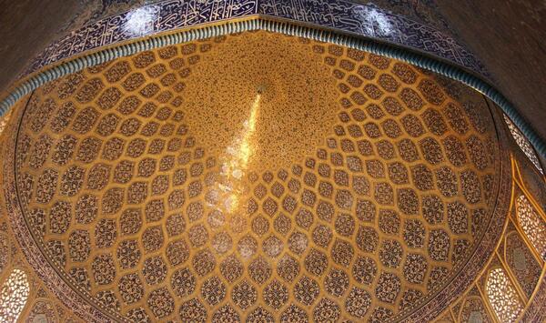 عکس طاووس مسجد شیخ لطف الله