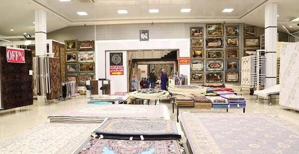 عکس پژمان جمشیدی در تبلیغ شهر فرش
