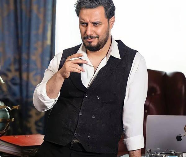 عکس قبر جواد عزتی