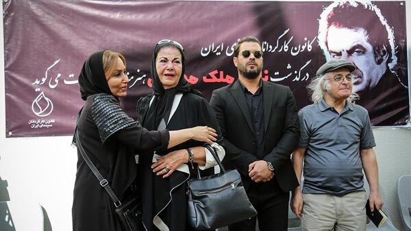 عکس پوری بنای بازیگر