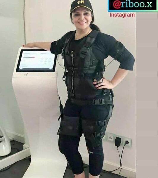 عکس های بی حجابی الهام پاوه نژاد