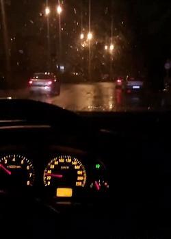 عکس استوری رانندگی در شب با اهنگ