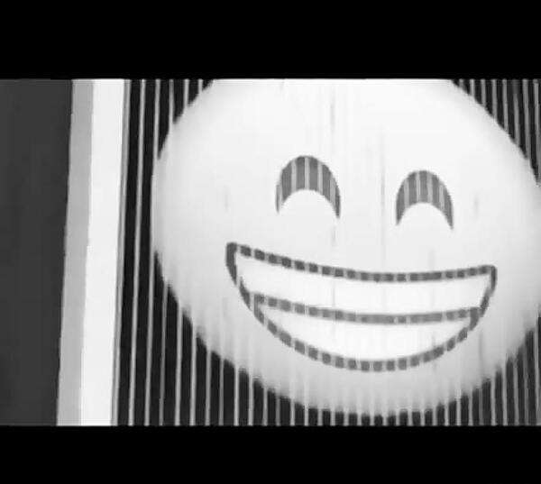 عکس پروفایل پشت خنده هام غمه