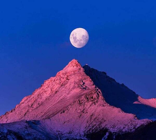 عکس ماه رنگارنگ