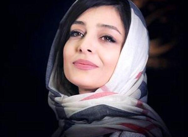 عکس ساره بیات در خارج