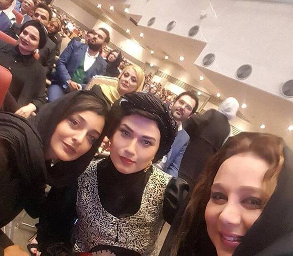 عکس ساره بیات در خارج