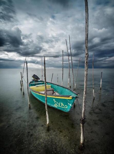 عکس پروفایل قایق تنها