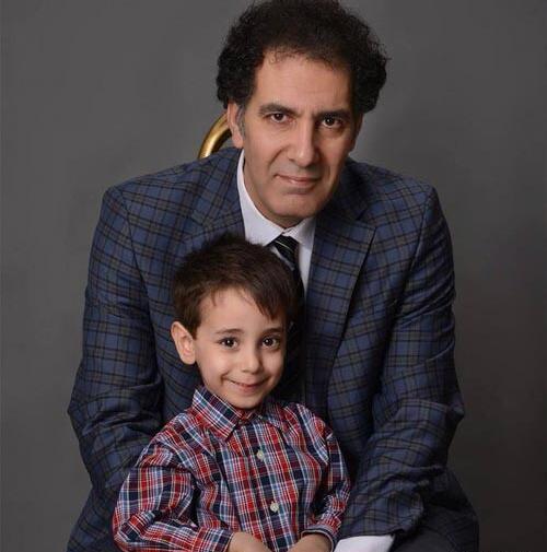 عکس نوجوانی بهنام تشکر