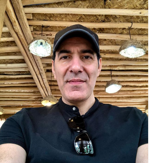 عکس نوجوانی بهنام تشکر