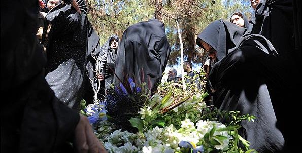 عکس قبر پروین میکده