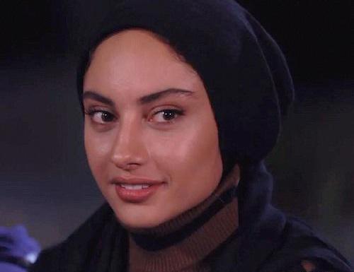عکس ترلان پروانه در کنار همسرش