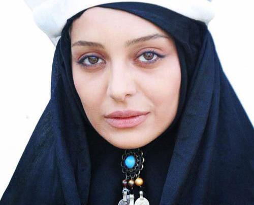 عکس ساره بیات با چادر