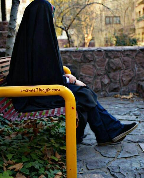 عکس دختر چادری تو بارون
