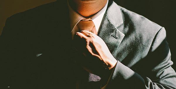 عکس پروفایل مردانه کت و شلوار