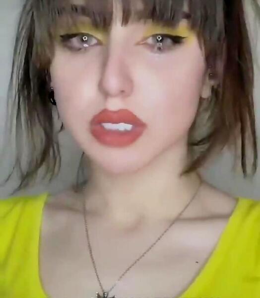عکس سارا و نیکا با موهای چتری