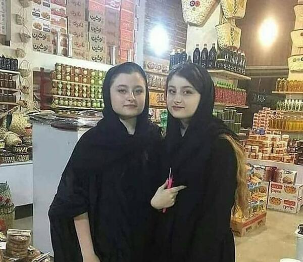 عکس سارا و نیکا با موهای چتری