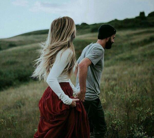 عکس رمانتیک دختر و گندمزار