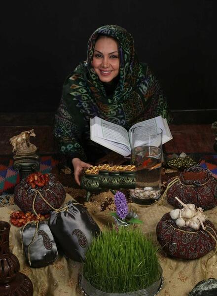 عکس شبنم قلی خانی کنار سفره هفت سین