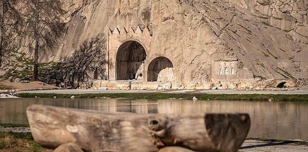 عکس داخل طاق بستان