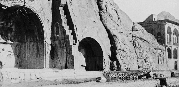 عکس داخل طاق بستان