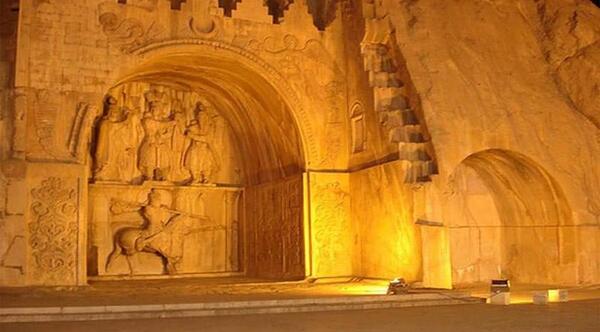 عکس داخل طاق بستان