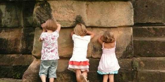 عکس بازی قایم باشک