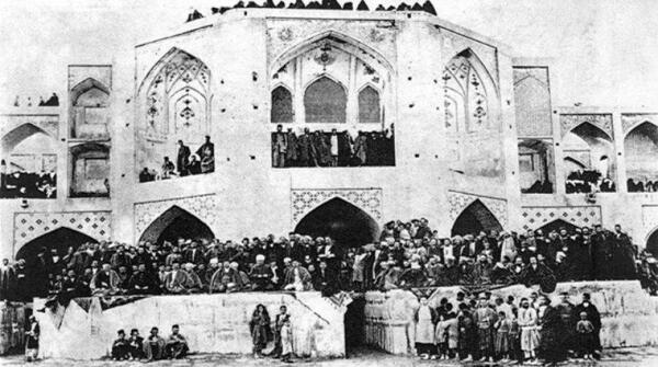 عکس عقاب پل خواجو