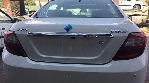 عکس پشت ماشین دنا پلاس