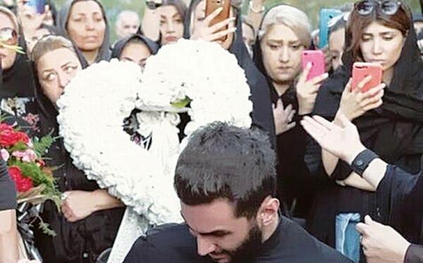 عکس مادر ملیکا کانطوری