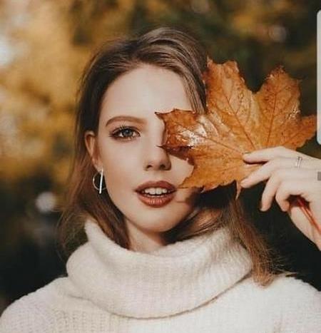 عکس نوشته پاییز عجیبی است