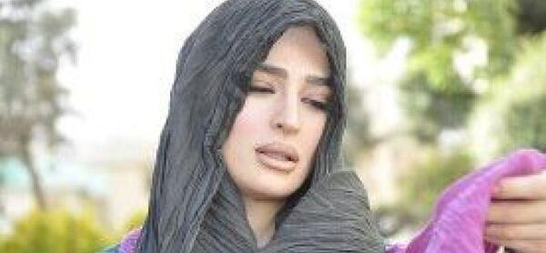 عکس عسل بدیعی با خانواده اش