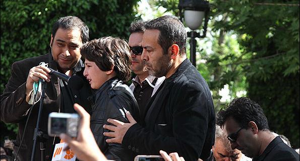 عکس عسل بدیعی با خانواده اش
