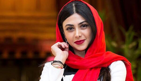 عکس لو رفته ترانه علیدوستی در حال شنا
