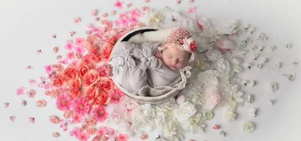 ژست عکس نوزاد تازه متولد شده