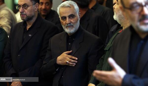 عکس سردار سلیمانی خادم امام رضا